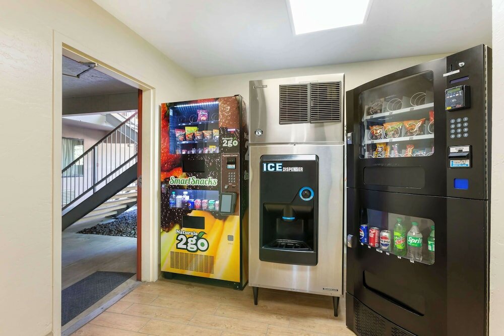 Фото Best Western Sawmill Inn