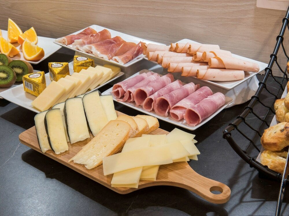 Фото Hôtel Mercure Paris Pont de Levallois Neuilly