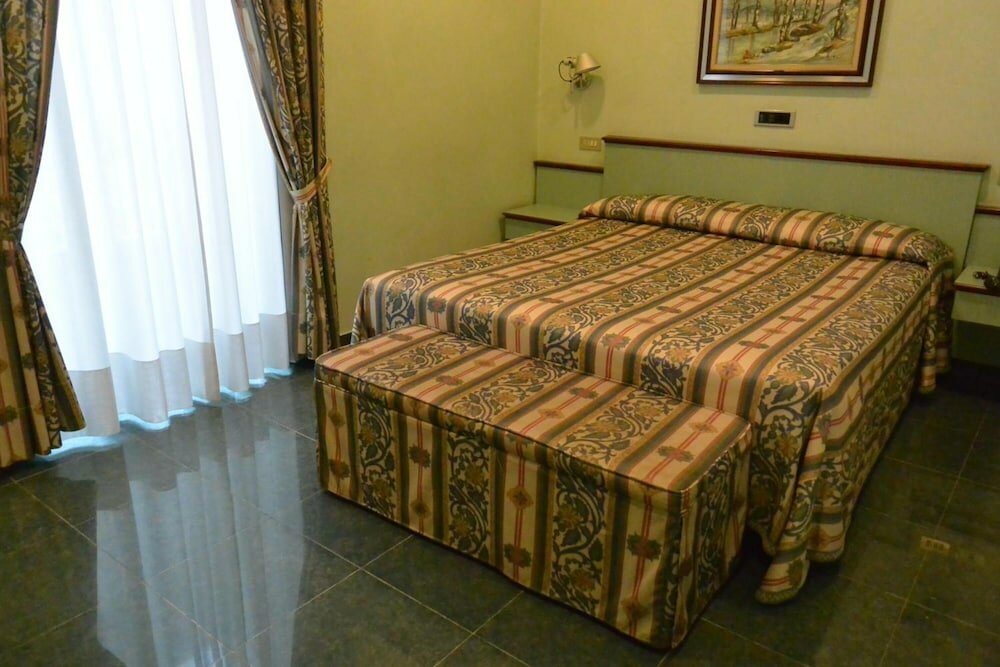 Фото Le Petit Hotel