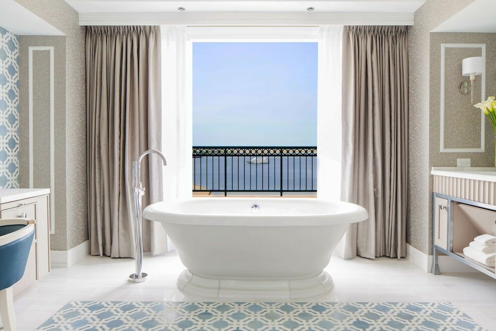 Фото Boston Harbor Hotel