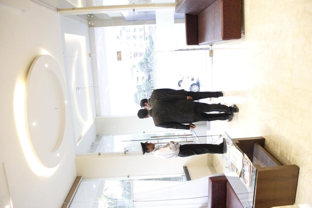 Фото Regenta Inn Larica