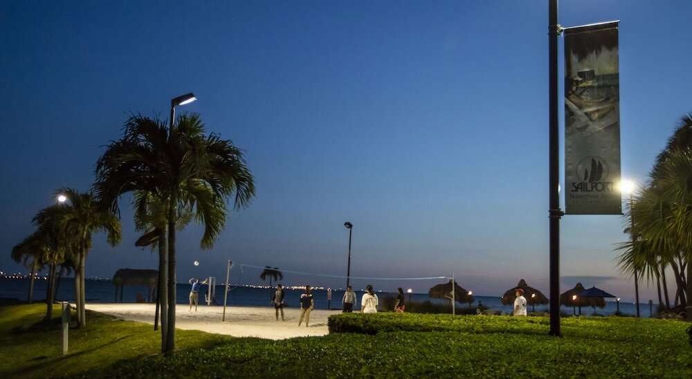 Фото Sailport Waterfront Suites