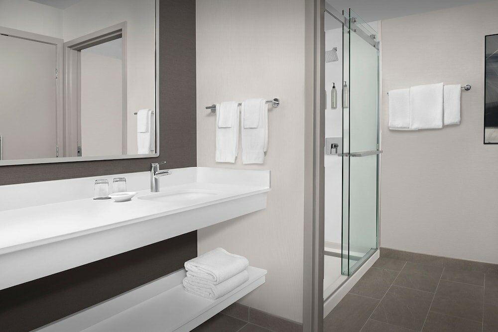 Фото Courtyard by Marriott Portland Tigard