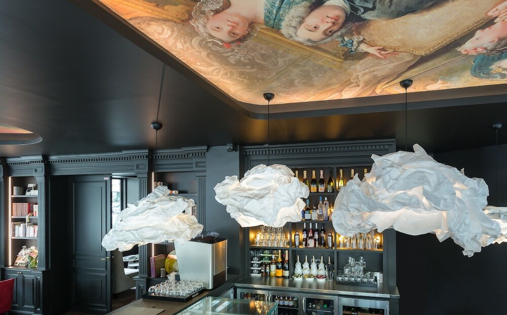 Фото La Comtesse