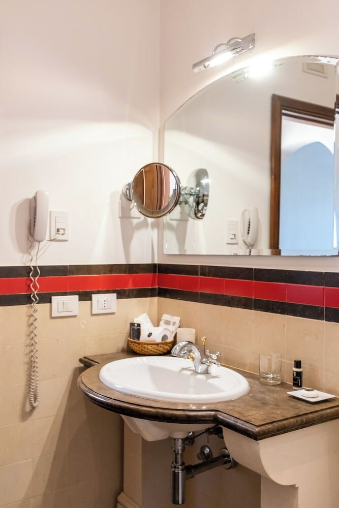 Фото Hotel Eremo della Giubiliana