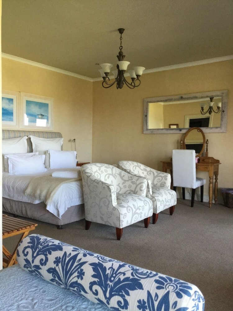 Фото On the Cliff Guest House