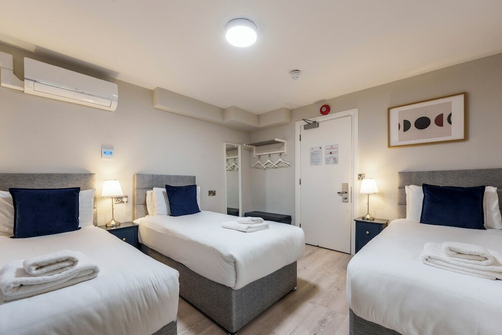 Фото The Temple Bar Lane by the KeyCollections