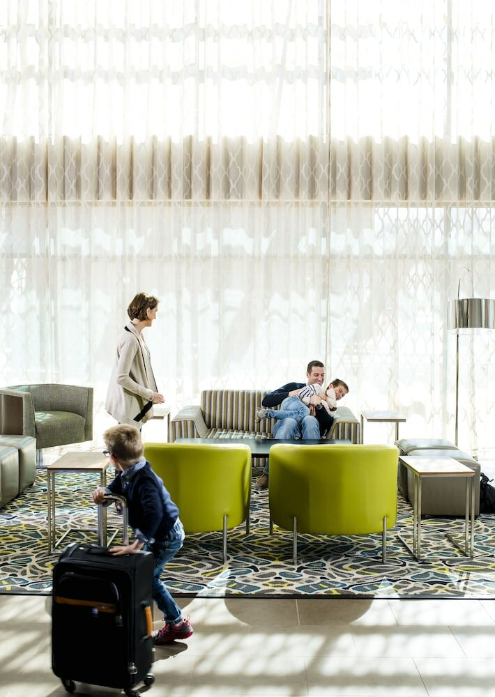 Фото Holiday Inn Express & Suites Oklahoma City Dwtn - Bricktown, an Ihg Hotel