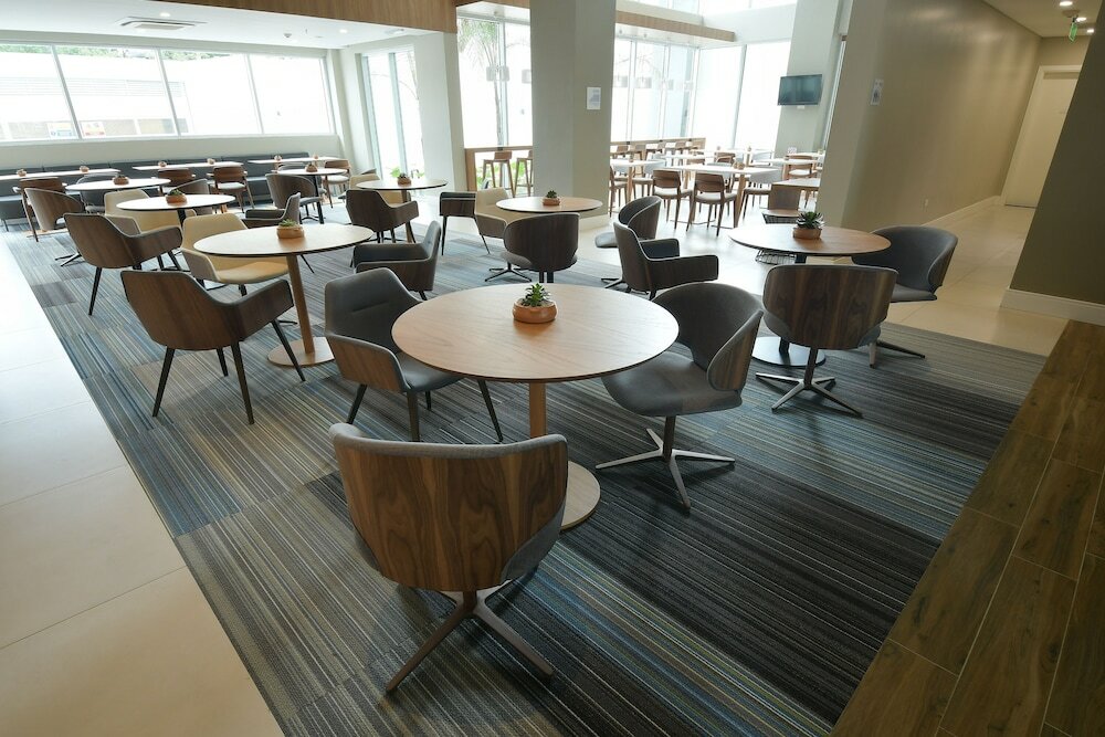 Фото Holiday Inn Express Asuncion Aviadores, an Ihg Hotel