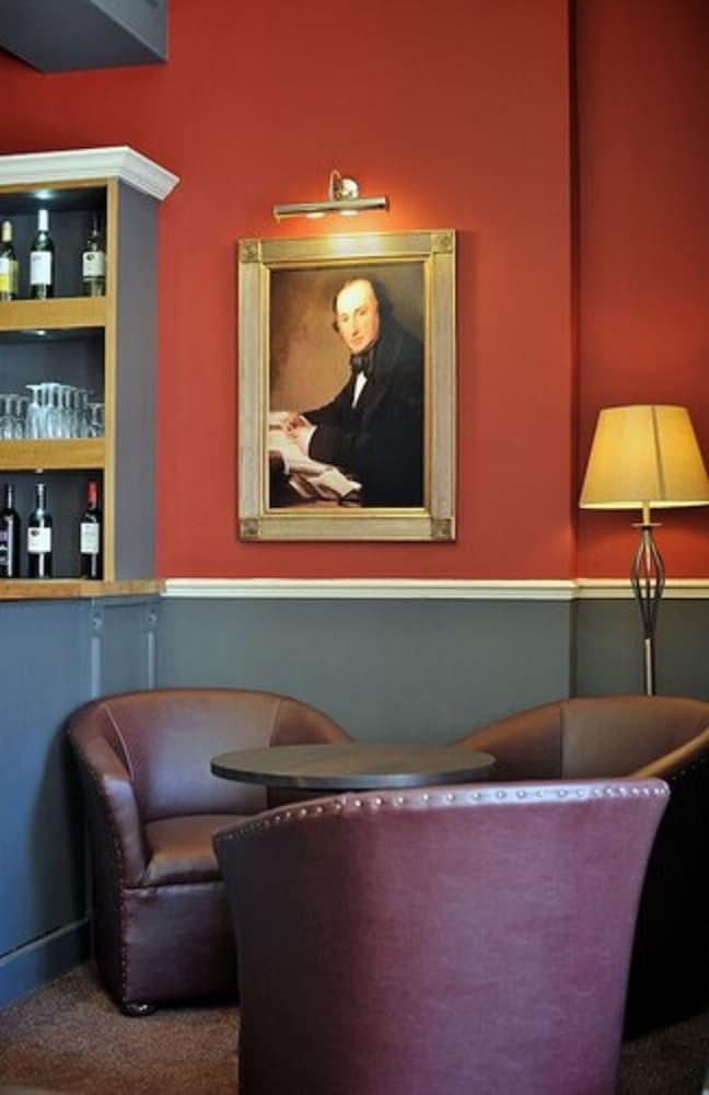 Фото The Royal Hotel