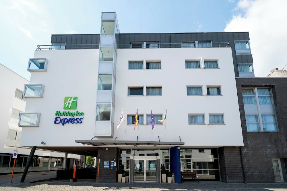 Фото Holiday Inn Express Mechelen City Centre an Ihg Hotel