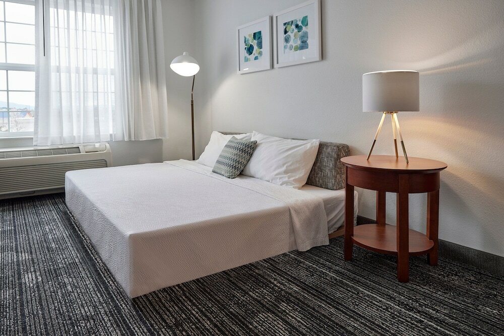 Фото TownePlace Suites by Marriott Medford