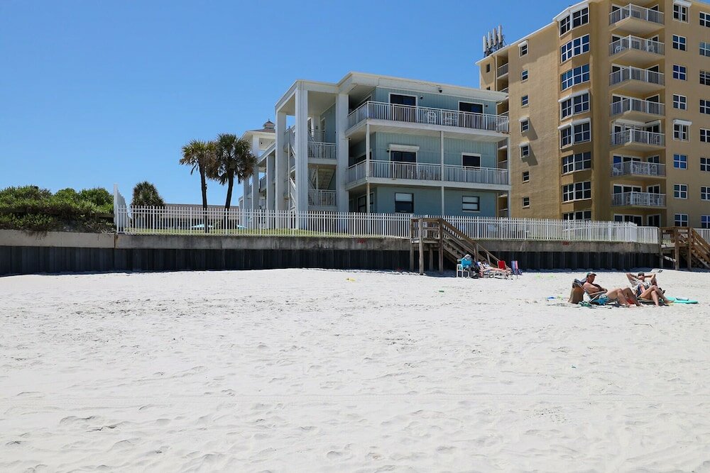 Фото Coastal Waters Inn