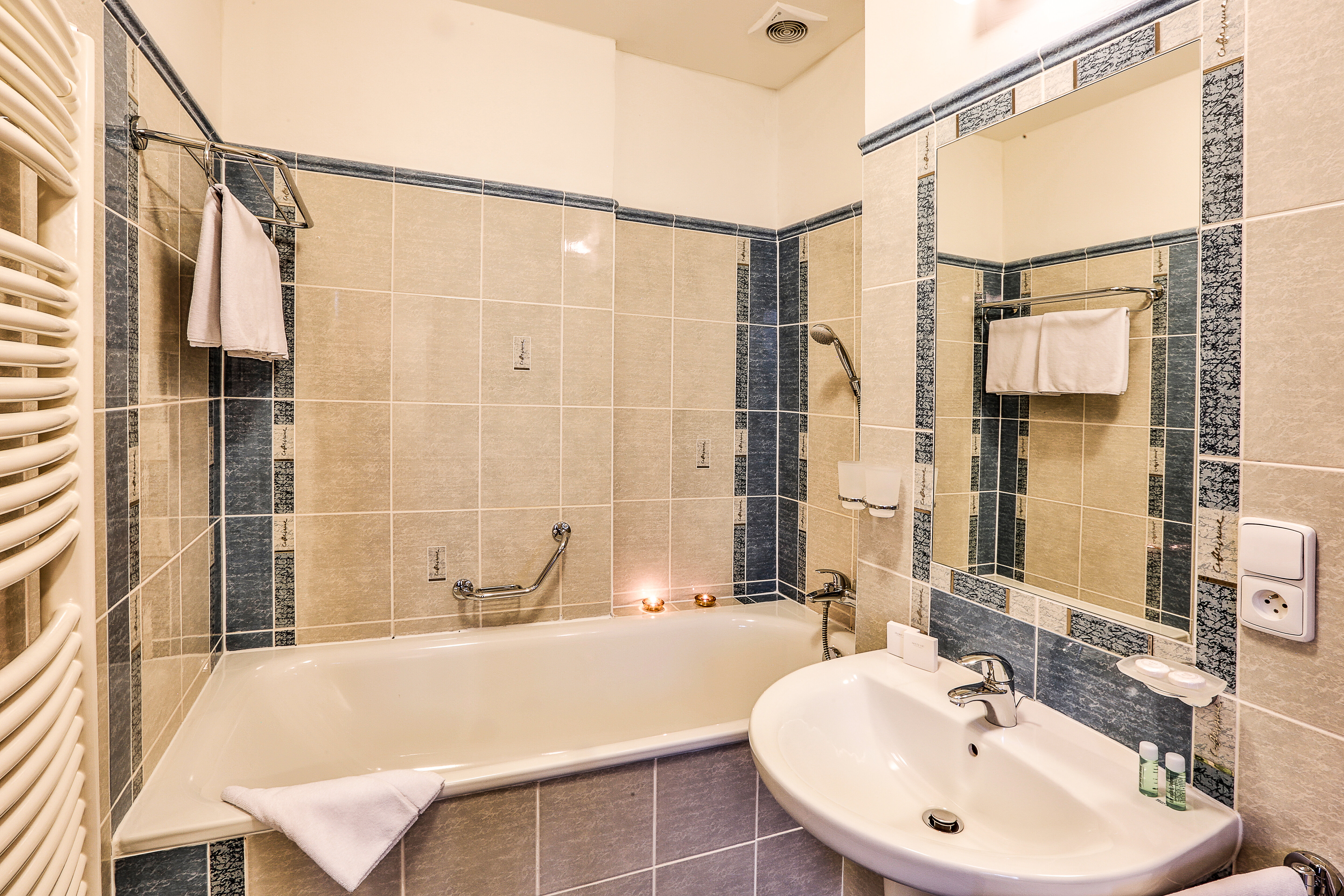 Фото Hotel Arkada