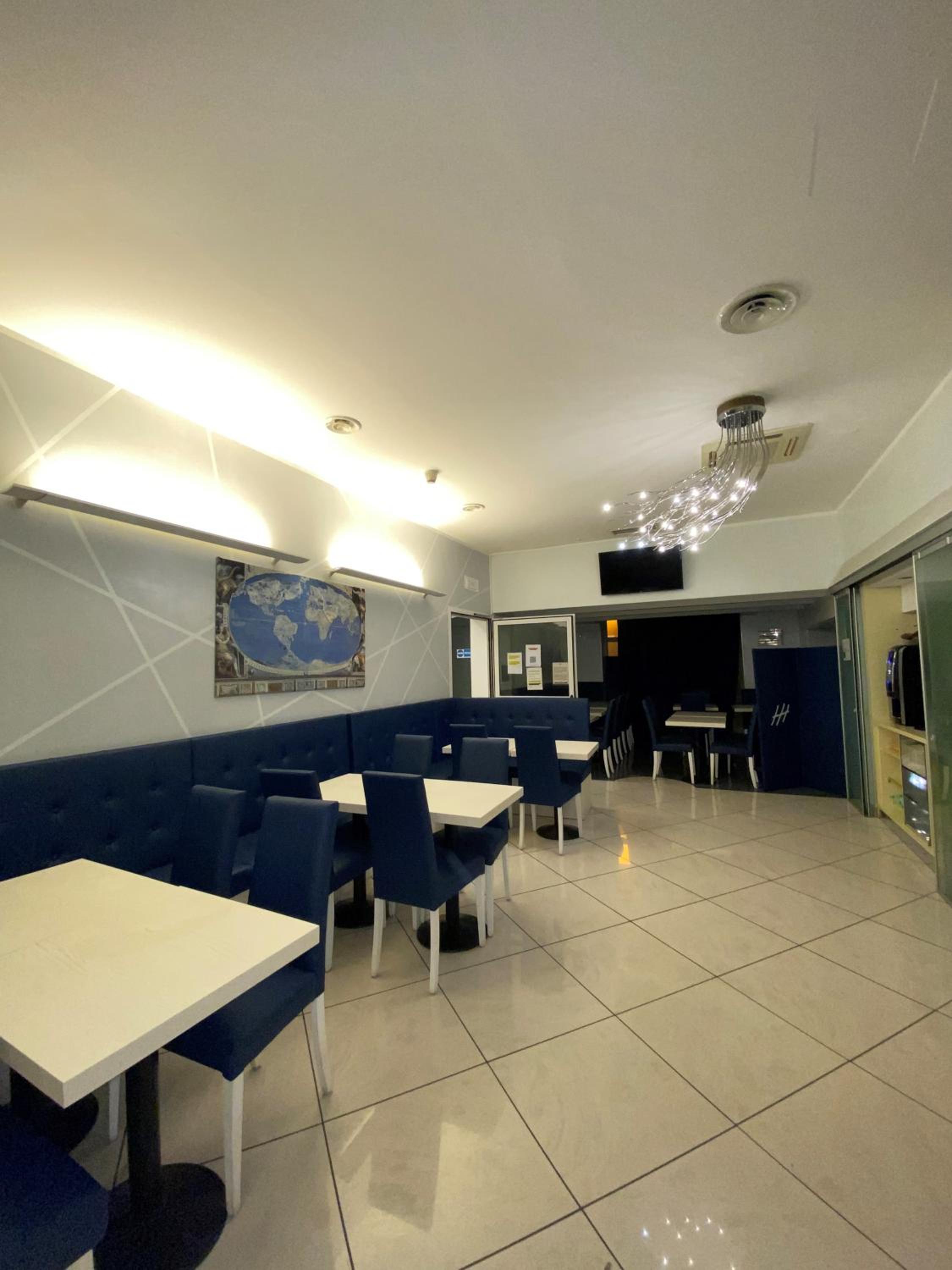 Фото Hotel Holiday