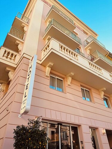 Гостиница Hotel Gabriel в Ментоне