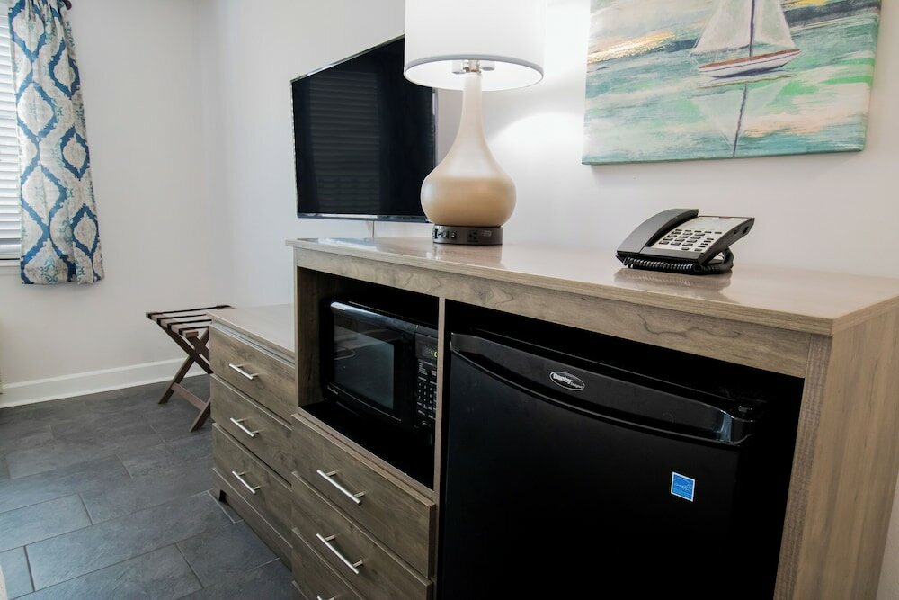 Фото The Oceanfront Litchfield Inn