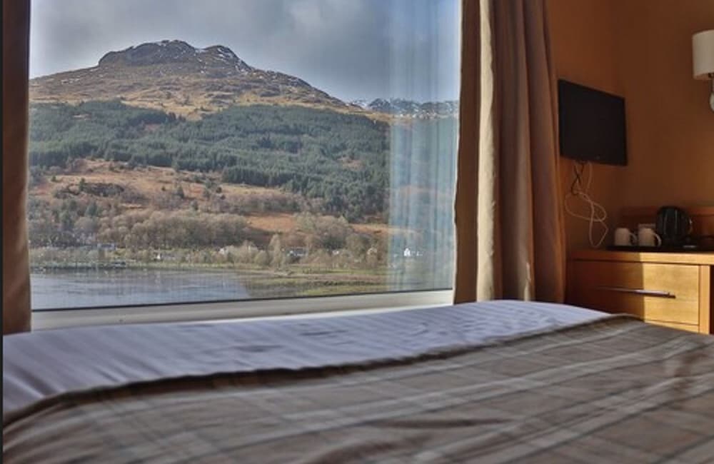 Фото Loch Long Hotel