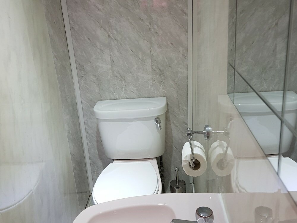 Фото The New Royal Windsor Hotel