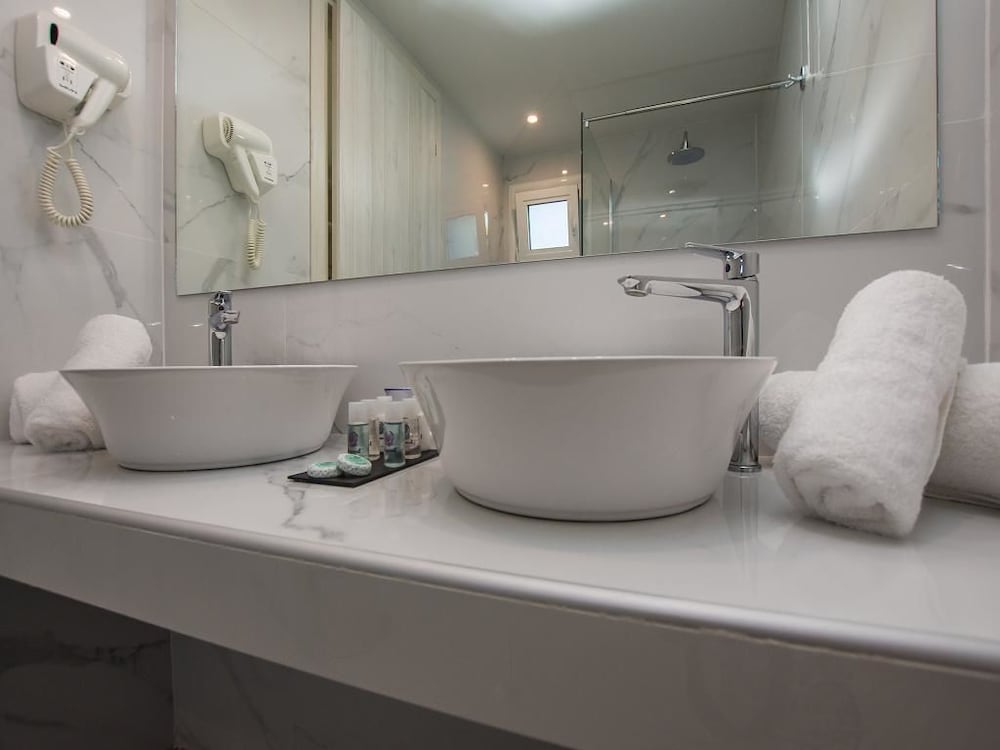 Фото Golden Coast Resort