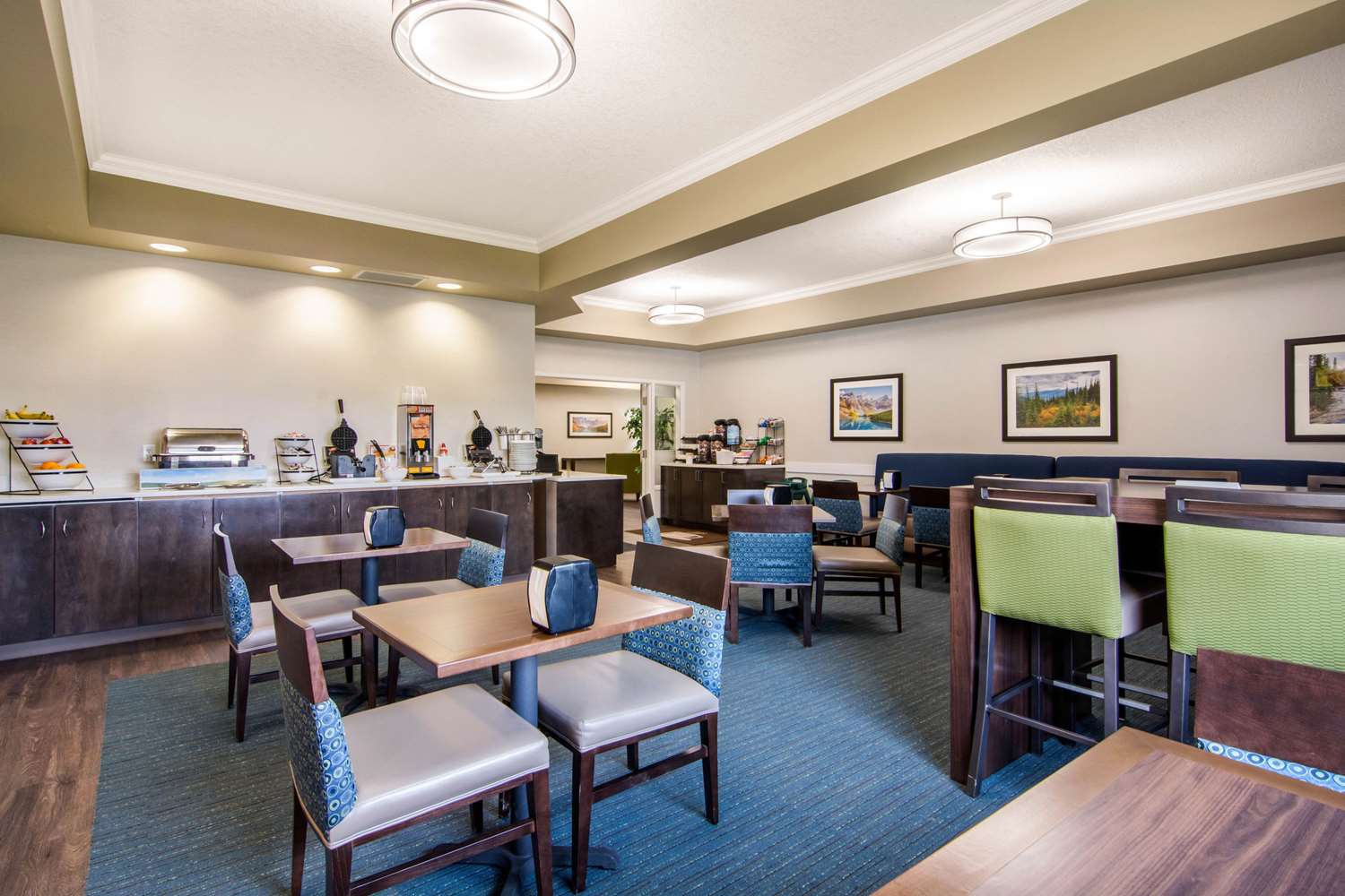 Фото Comfort Inn & Suites
