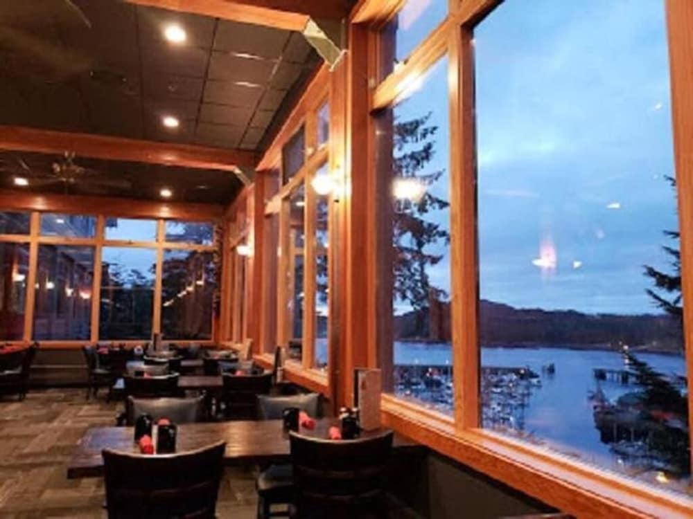 Фото Cape Fox Lodge