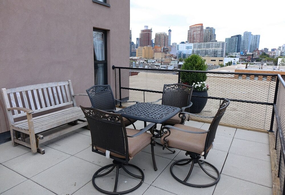 Фото The Box House Hotel