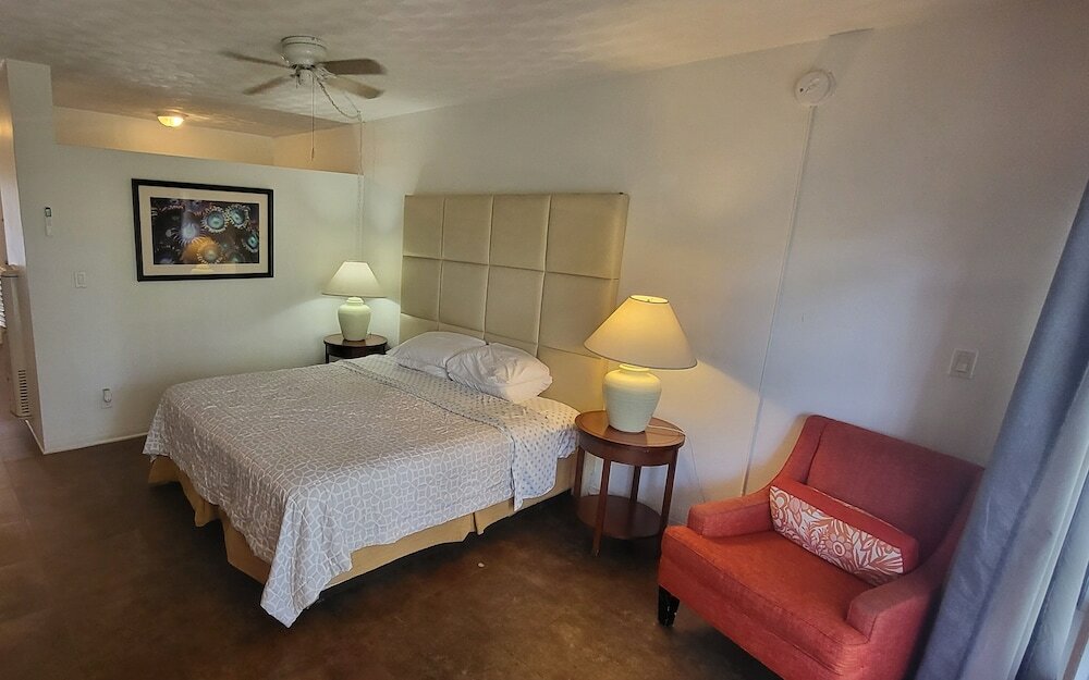 Фото Green Island Inn