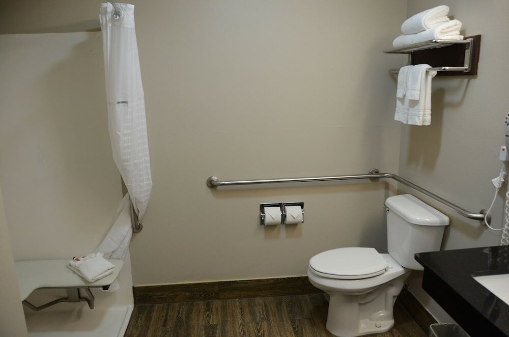 Фото Super 8 by Wyndham Louisville/Expo Center