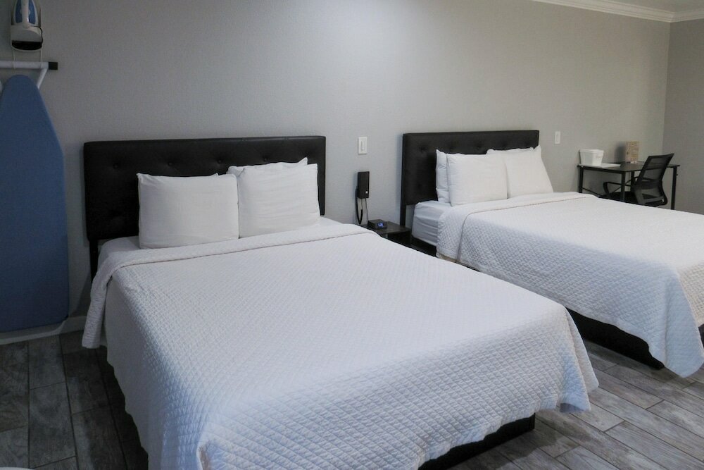 Фото Capri Suites Anaheim