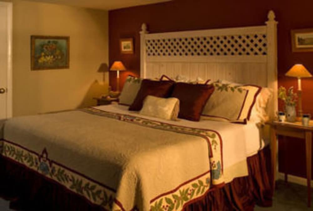 Фото Deerhill Inn