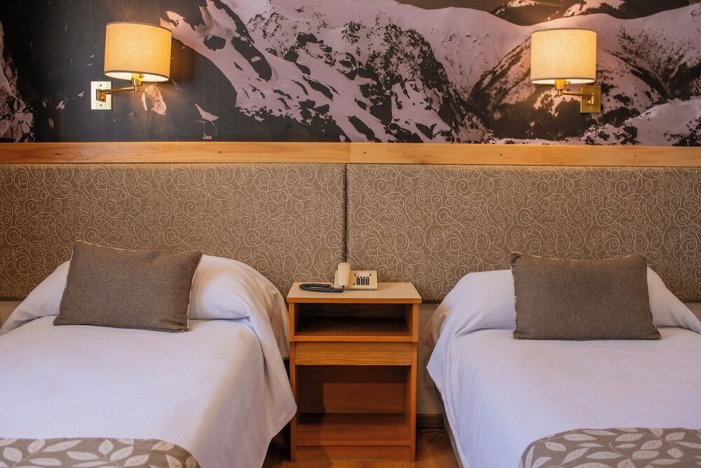 Фото Hotel Tres Reyes