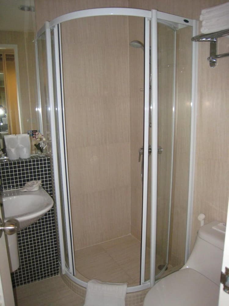 Фото Aphrodite Inn Bangkok