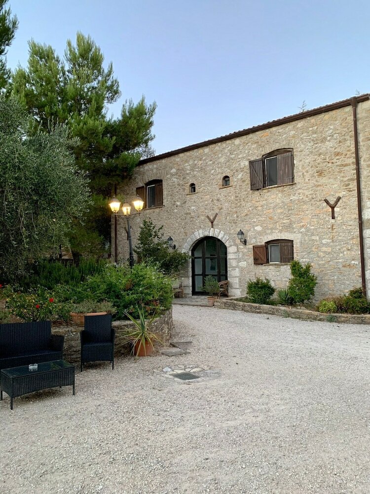 Фото Agriturismo Sant'Agata