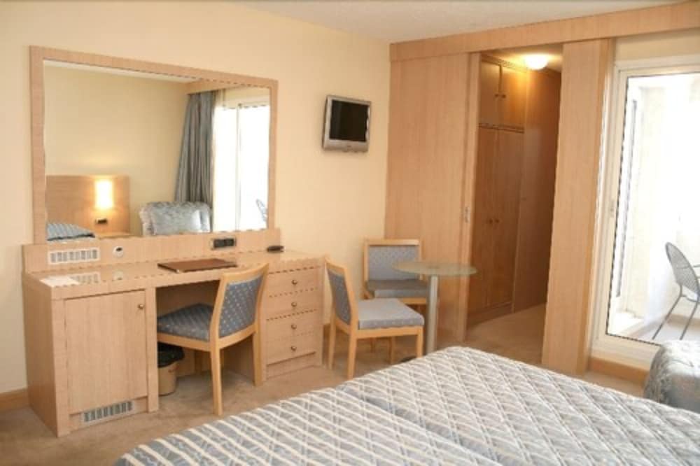 Фото Hotel le Rocher