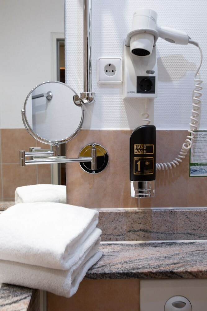 Фото Hotel Quellenhof