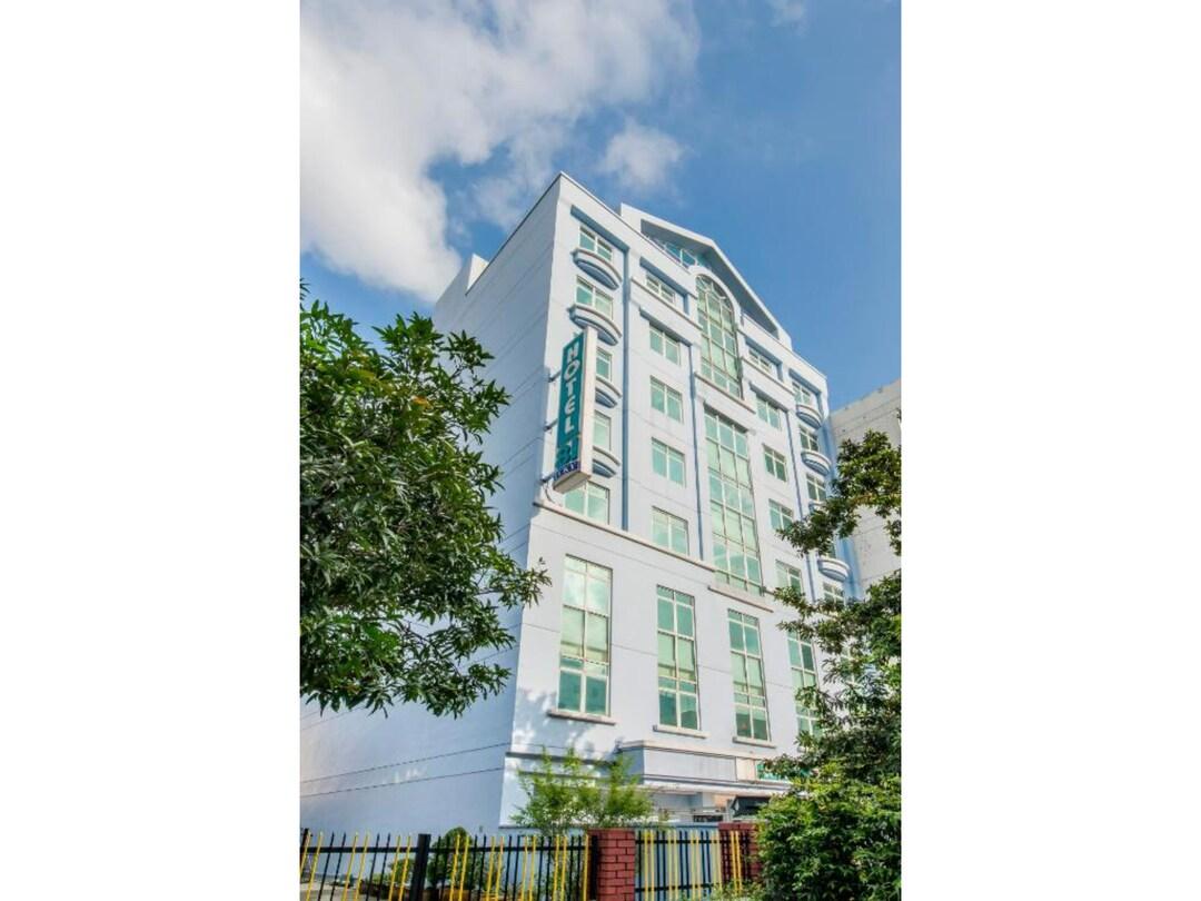 Фото Hotel 81 Lucky