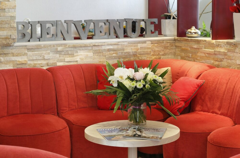 Фото Logis Hôtel l'Arc en Ciel