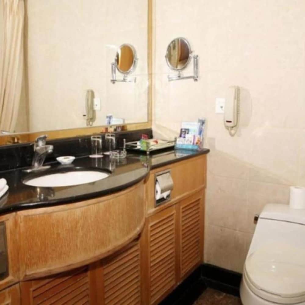 Фото Guangzhou Hotel