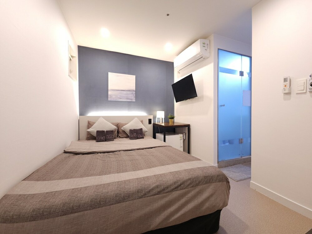 Фото Oyo Hostel Myeongdong 3