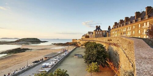 Внешний вид отеля Hôtel de la Cité в Сен-Мале, фото 3