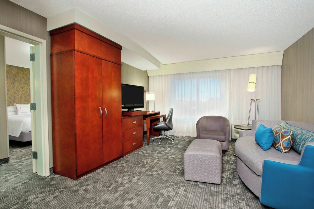 Фото Courtyard by Marriott Atlanta Airport West