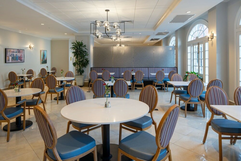 Фото Four Points by Sheraton French Quarter