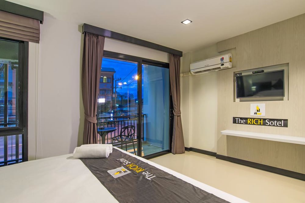 Фото The Rich Sotel
