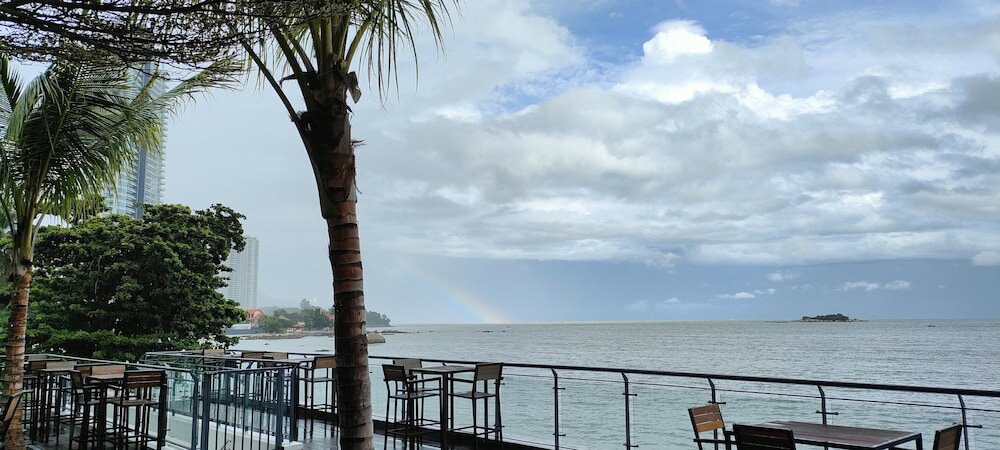 Фото Hompton by the Beach Penang