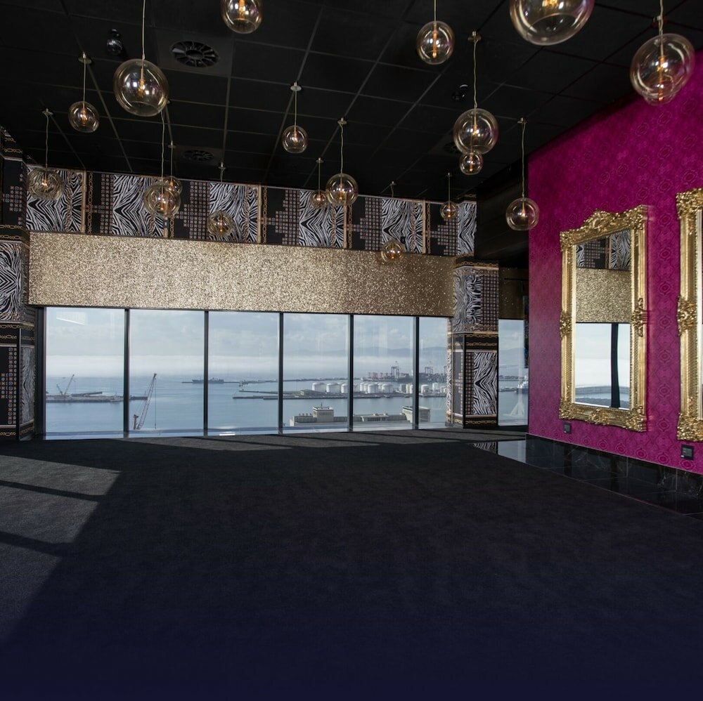 Фото Hotel Sky Cape Town