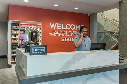 Внешний вид отеля Hampton Inn Oakland Downtown-City Center в Окленде, фото 4