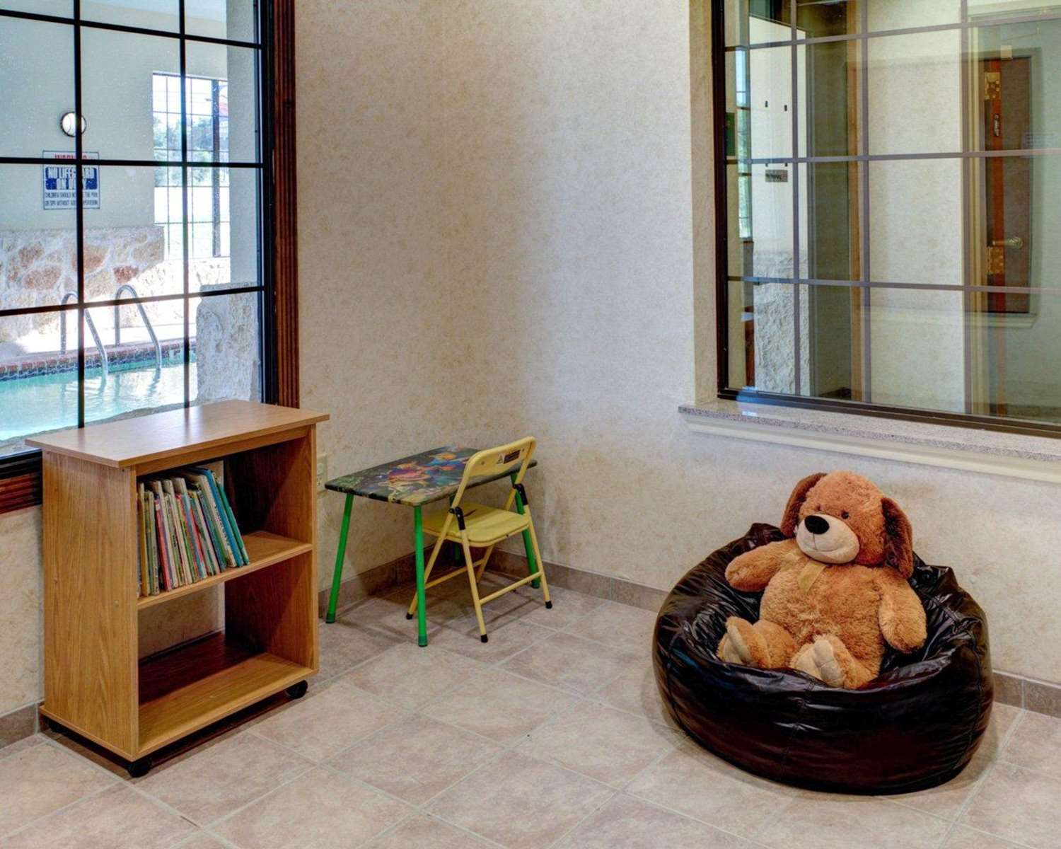 Фото Quality Inn & Suites