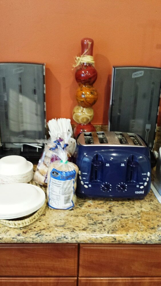 Фото Howard Johnson by Wyndham Phoenix Airport/Downtown Area