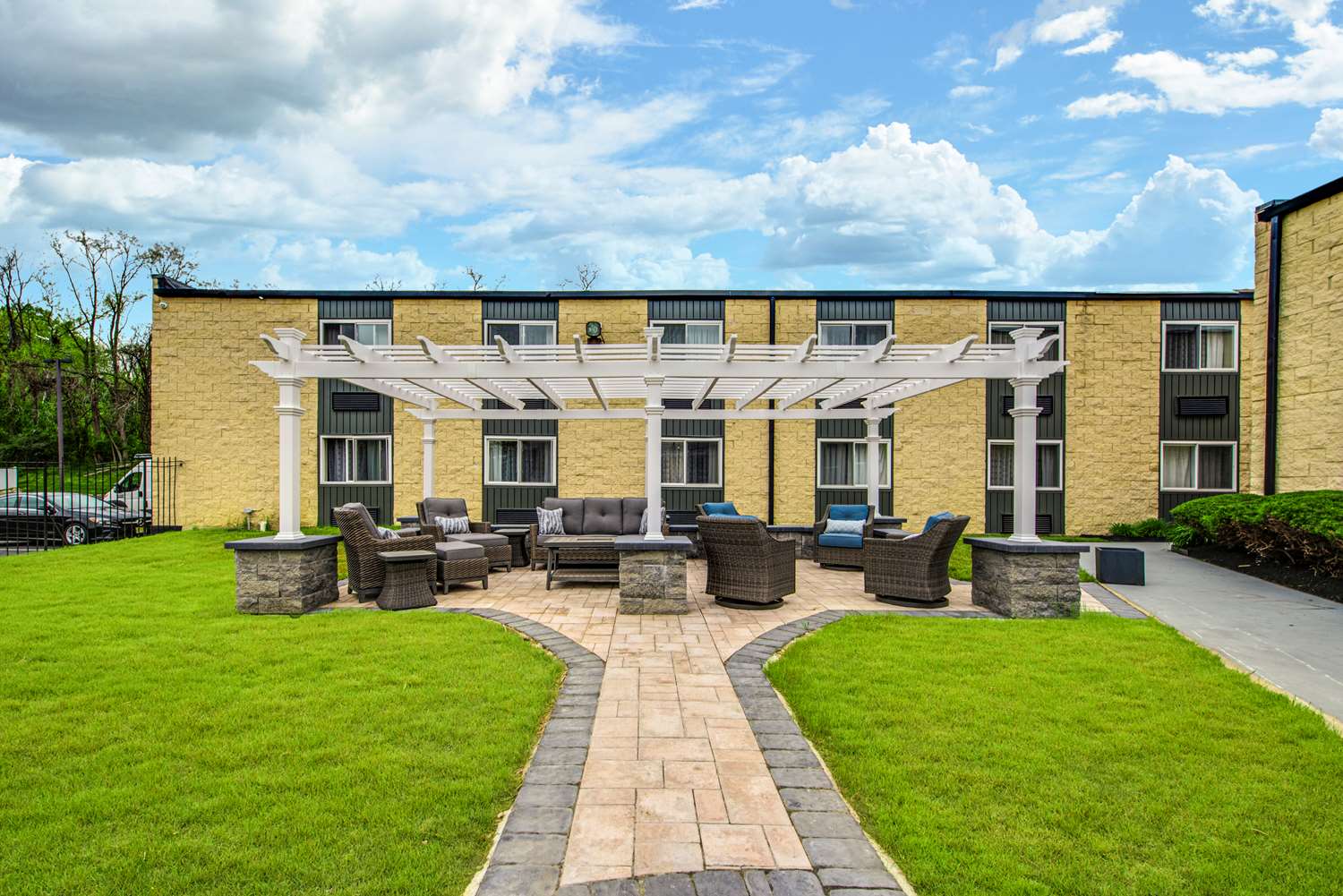 Фото SureStay Plus Hotel by Best Western McGuire Afb Jackson